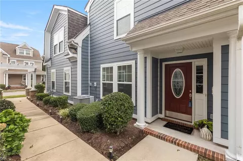 136 Sharpe Dr, Suffolk, VA 23435
