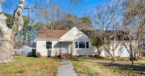 45 Loxley Rd, Portsmouth, VA 23702