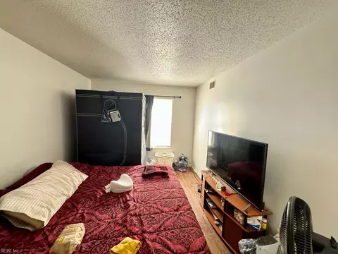 Bedroom - 2811 Eric Ct, Chesapeake, VA 23323 photo 2 of 2