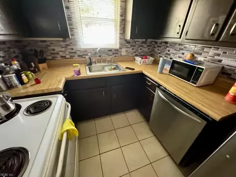 Kitchen - 2811 Eric Ct, Chesapeake, VA 23323 photo 2 of 2