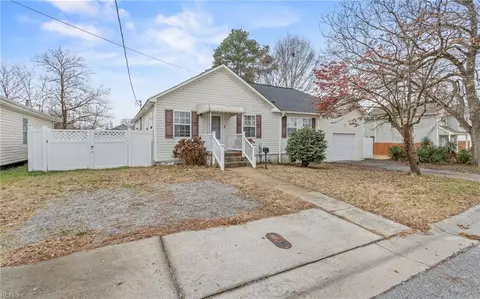 219 Woodrow Ave, Suffolk, VA 23434
