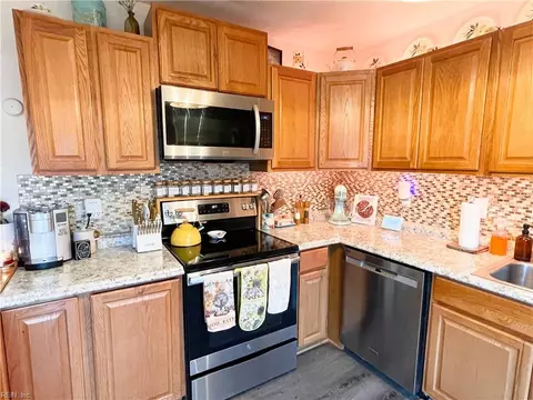 Kitchen - 38 Nathan St, Hampton, VA 23669 photo 2 of 5