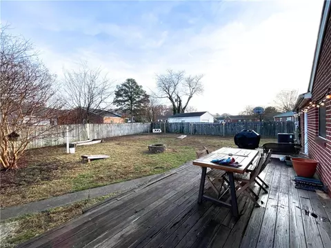 Exterior - 38 Nathan St, Hampton, VA 23669 photo 7 of 10