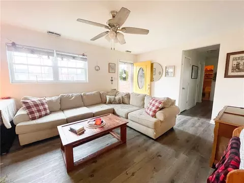 Entry Way - 38 Nathan St, Hampton, VA 23669 photo 1 of 2