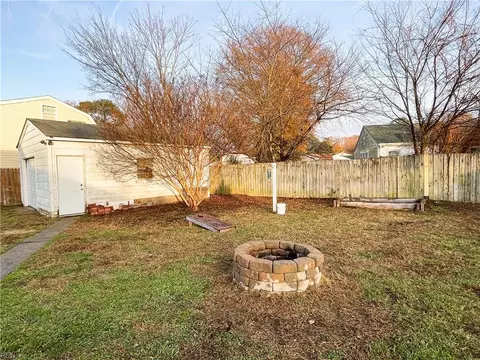 Exterior - 38 Nathan St, Hampton, VA 23669 photo 5 of 10