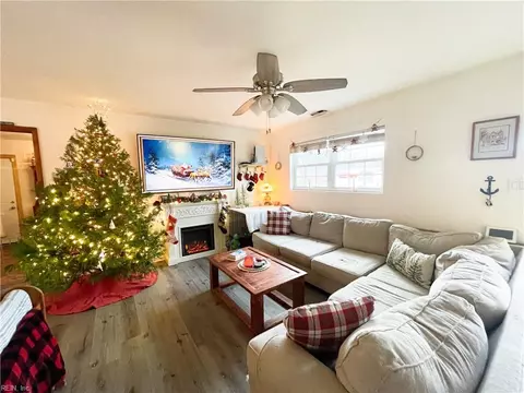 Living - 38 Nathan St, Hampton, VA 23669 photo 2 of 2