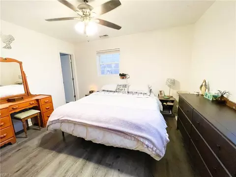 Bedroom - 38 Nathan St, Hampton, VA 23669 photo 2 of 5