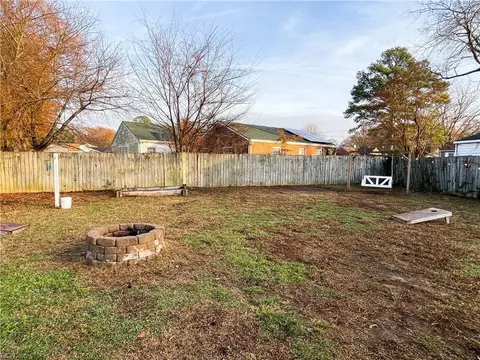 Exterior - 38 Nathan St, Hampton, VA 23669 photo 4 of 10