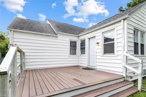 Exterior - 2104 Pershing Ave, Norfolk, VA 23509 photo 4 of 13
