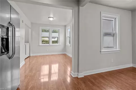 Entry Way - 2104 Pershing Ave, Norfolk, VA 23509 photo 4 of 4