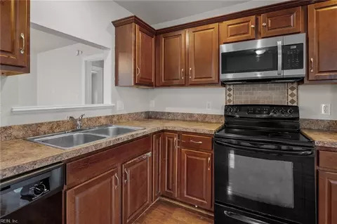 Kitchen - 2104 Pershing Ave, Norfolk, VA 23509 photo 2 of 5
