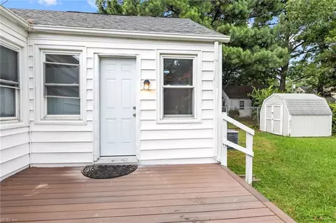Exterior - 2104 Pershing Ave, Norfolk, VA 23509 photo 8 of 13