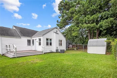 Exterior - 2104 Pershing Ave, Norfolk, VA 23509 photo 6 of 13