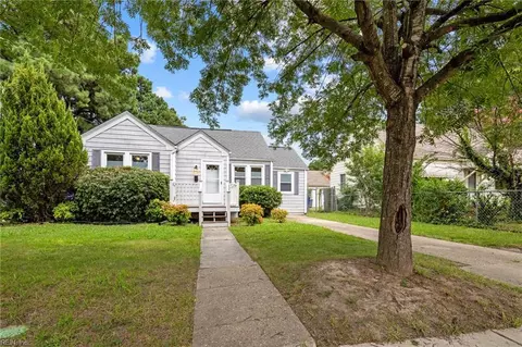 Exterior - 2104 Pershing Ave, Norfolk, VA 23509 photo 2 of 13