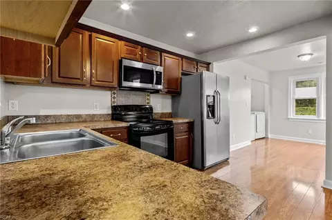 Kitchen - 2104 Pershing Ave, Norfolk, VA 23509 photo 5 of 5