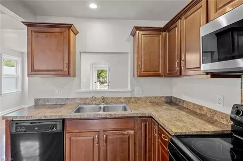 Kitchen - 2104 Pershing Ave, Norfolk, VA 23509 photo 3 of 5