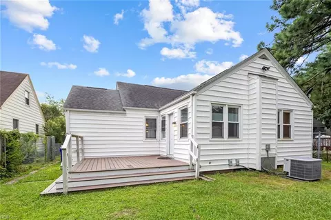 Exterior - 2104 Pershing Ave, Norfolk, VA 23509 photo 5 of 13