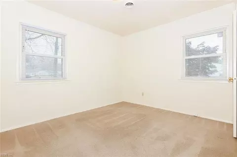 1015 Rollins Cir, Hampton, VA 23663 photo 14