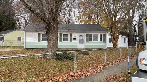 1015 Rollins Cir, Hampton, VA 23663 photo 22