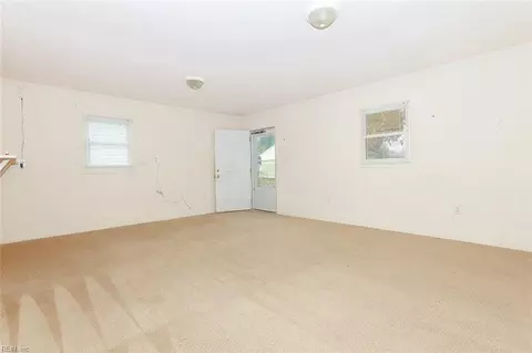 1015 Rollins Cir, Hampton, VA 23663 photo 16