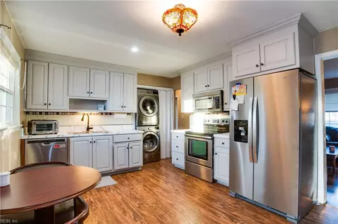 245 Newcastle Ct, Hampton, VA 23666 photo 8
