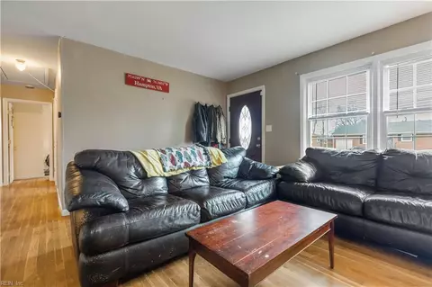 245 Newcastle Ct, Hampton, VA 23666 photo 6