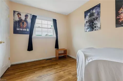 245 Newcastle Ct, Hampton, VA 23666 photo 4
