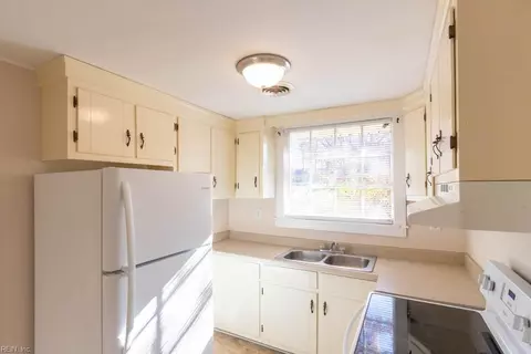 418 Brockwell Ave, Norfolk, VA 23502
