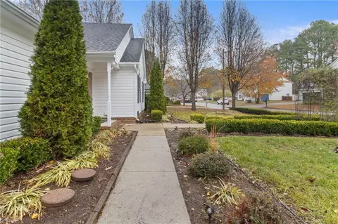 2427 Cherry Blossom Dr, Suffolk, VA 23434 photo 4