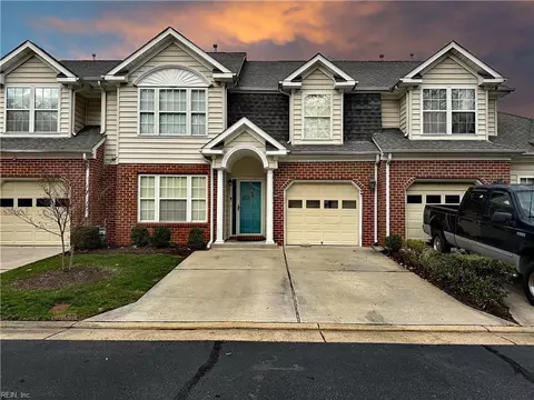 4612 Carriage Dr, Virginia Beach, VA 23462