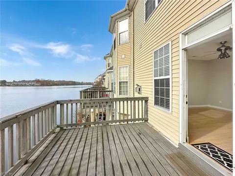 5260 Summer Cres, Virginia Beach, VA 23462