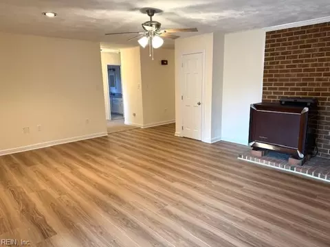 100 Salt Pond Rd, Hampton, VA 23664 photo 13