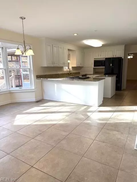 100 Salt Pond Rd, Hampton, VA 23664 photo 3
