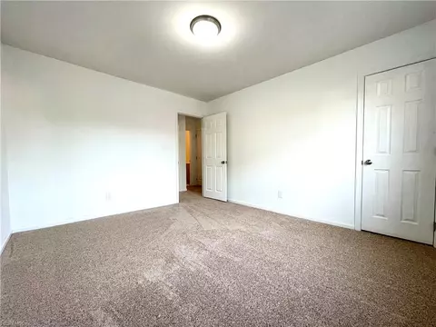 Bedroom - 12 Kings Landing Ln, Hampton, VA 23669 photo 8 of 9
