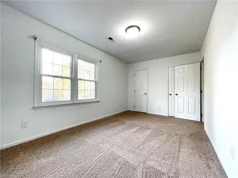 Bedroom - 12 Kings Landing Ln, Hampton, VA 23669 photo 4 of 9