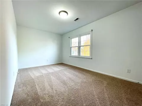 Bedroom - 12 Kings Landing Ln, Hampton, VA 23669 photo 5 of 9