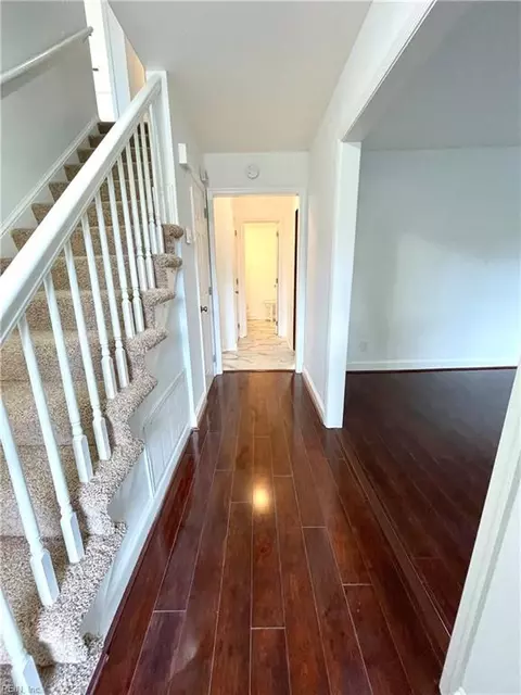 Entry Way - 12 Kings Landing Ln, Hampton, VA 23669 photo 1 of 3