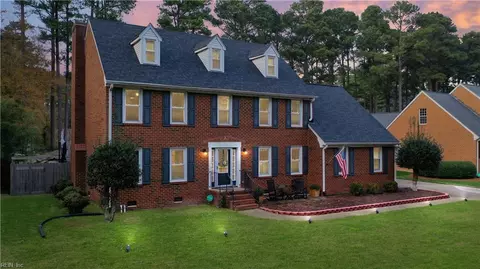 107 Pitchkettle Point Dr, Suffolk, VA 23434