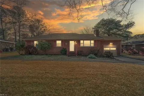 224 Pefley Dr, Norfolk, VA 23502