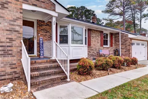 24 Bayview Dr, Poquoson, VA 23662