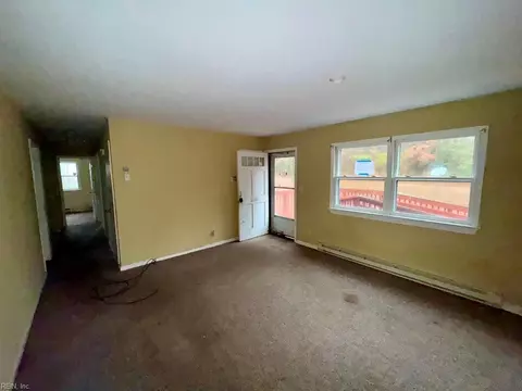 Living - 6090 Centerville Rd, Williamsburg, VA 23188 photo 2 of 3