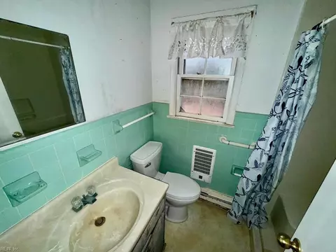 Bath - 6090 Centerville Rd, Williamsburg, VA 23188 photo 1 of 1
