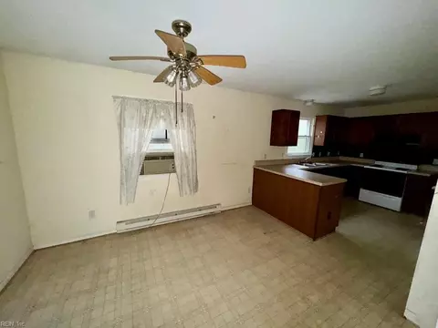 Living - 6090 Centerville Rd, Williamsburg, VA 23188 photo 3 of 3