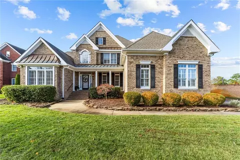 326 Greens Edge Dr, Chesapeake, VA 23320