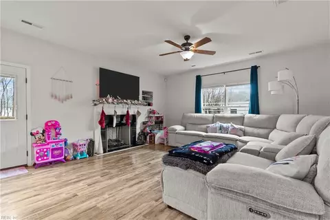 15 Salem St, Hampton, VA 23669 photo 12
