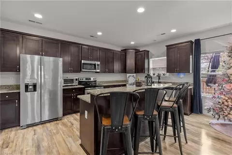 15 Salem St, Hampton, VA 23669 photo 3