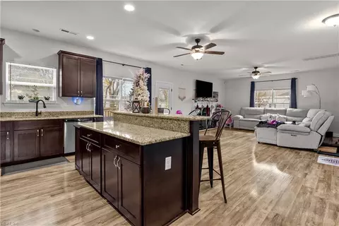 15 Salem St, Hampton, VA 23669 photo 8