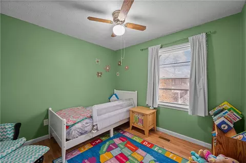Bedroom - 23 Westview Dr, Hampton, VA 23666 photo 5 of 6