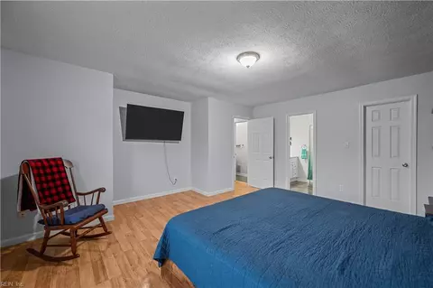 Bedroom - 23 Westview Dr, Hampton, VA 23666 photo 4 of 6