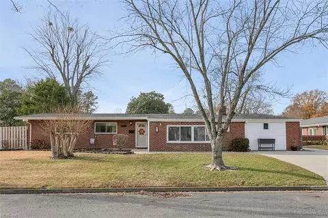 11 Marvin Dr, Newport News, VA 23608